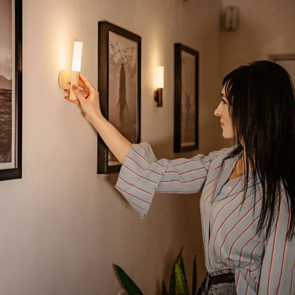 Alba | Draadloze Wandlamp met Warm Houten Design
